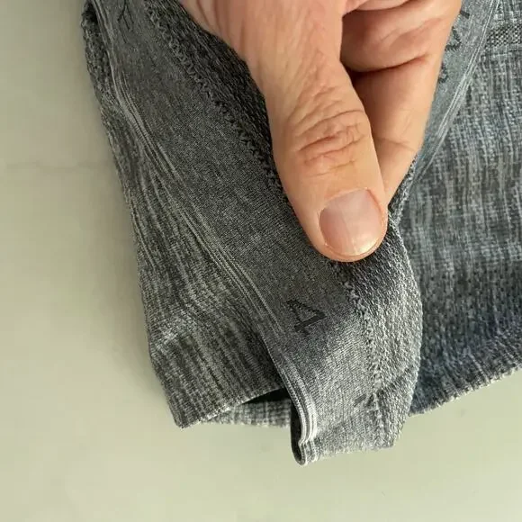 Lululemon Swiftly Tech Women 4 Gray Racerback Tank Top Knit Vented Yoga Dance - Picture 2 of 5